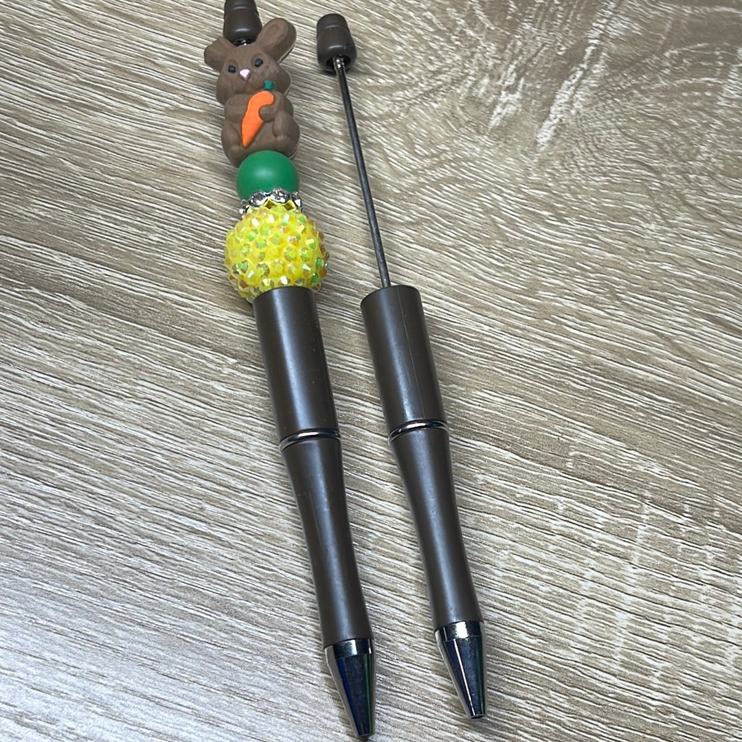 Bolígrafo de plástico con cuentas de colores sólidos