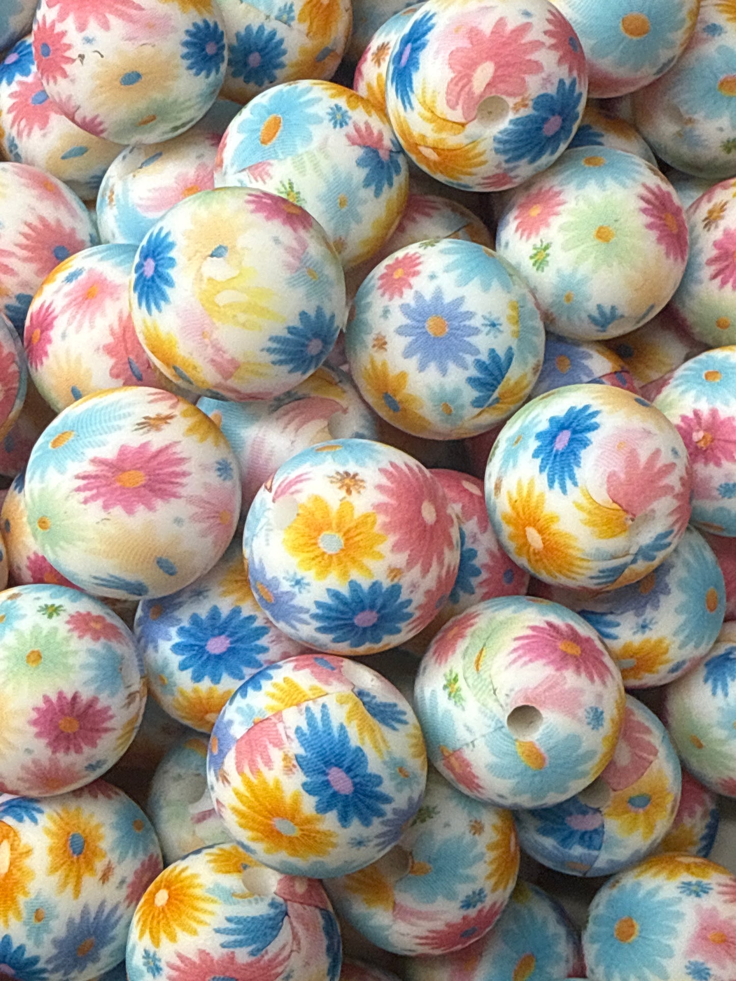 P70 Spring Daisies 15mm 10 pk Silicone Beads