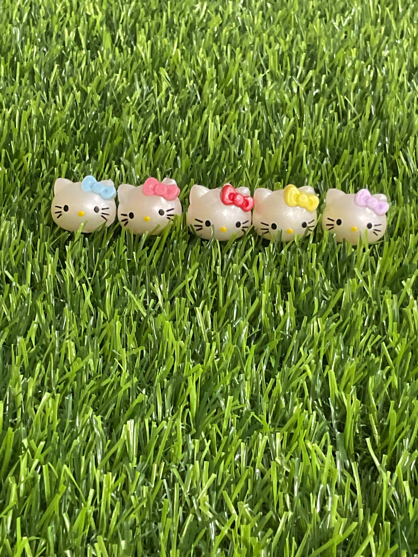 Hello Kitty Head 5 Colors 17mm -Public