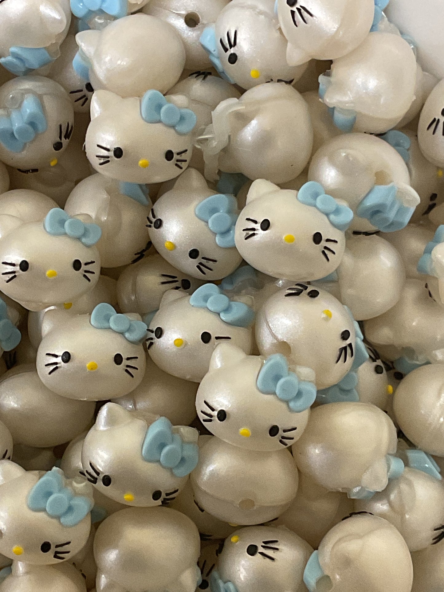 Hello Kitty Head 5 Colors 17mm -Public