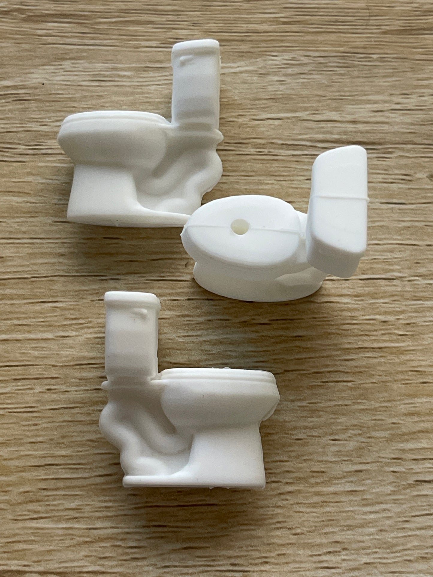 3D Toilet Silicone Focal -Exclusive Collab w/ Chez Mold & More we are the only 2 companies that carrying these designs.