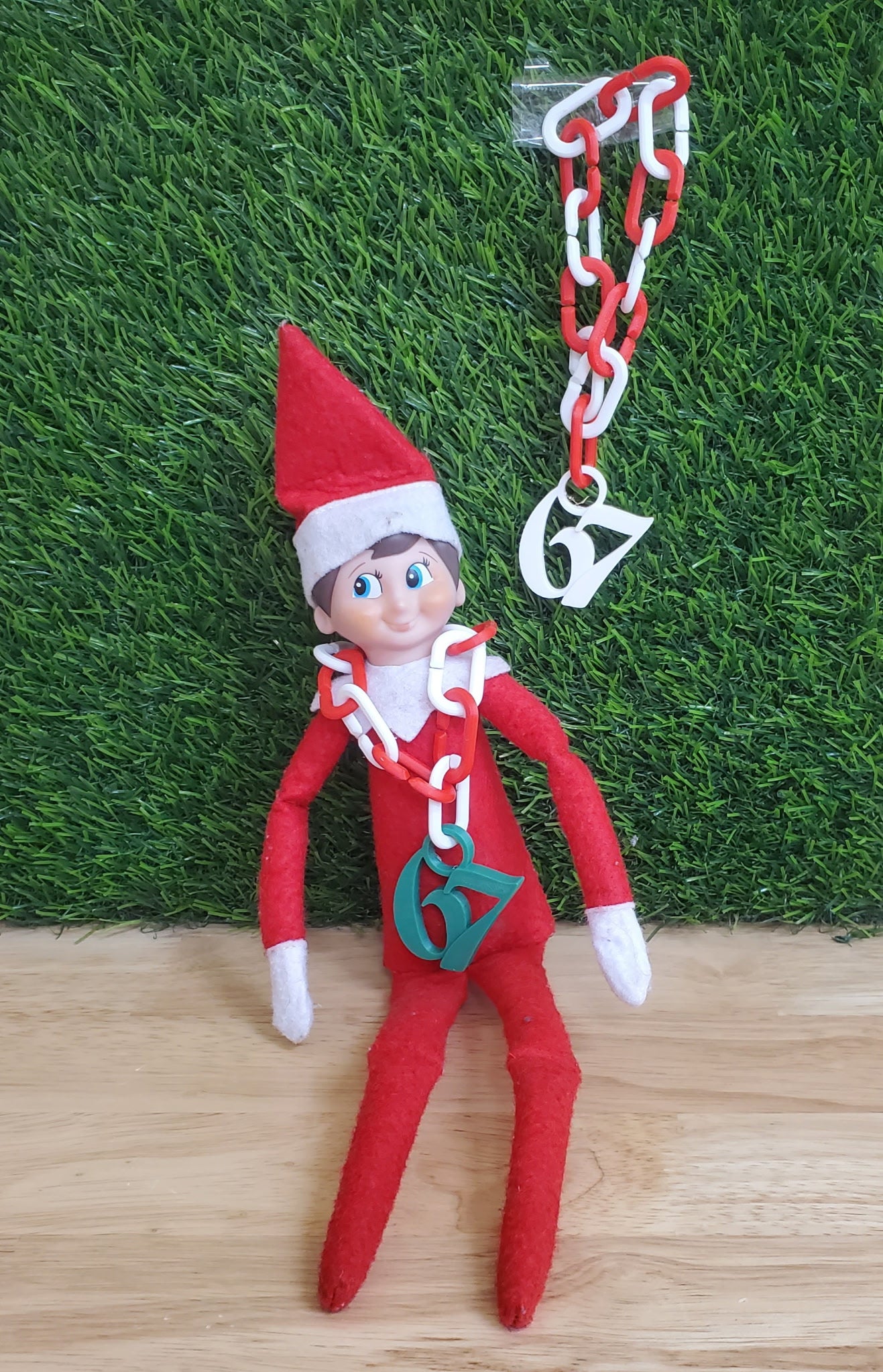 67 Elf on the Shelf Chain (Doll not included)