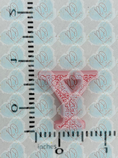 Colección focal de silicona con el alfabeto Y exclusiva en colaboración con TaTNCS