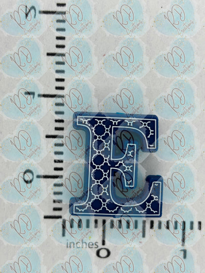 Colección focal de silicona con el alfabeto E exclusivo en colaboración con TaTNCS