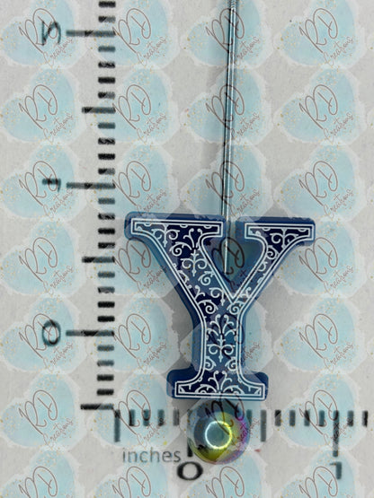 Colección focal de silicona con el alfabeto Y exclusiva en colaboración con TaTNCS